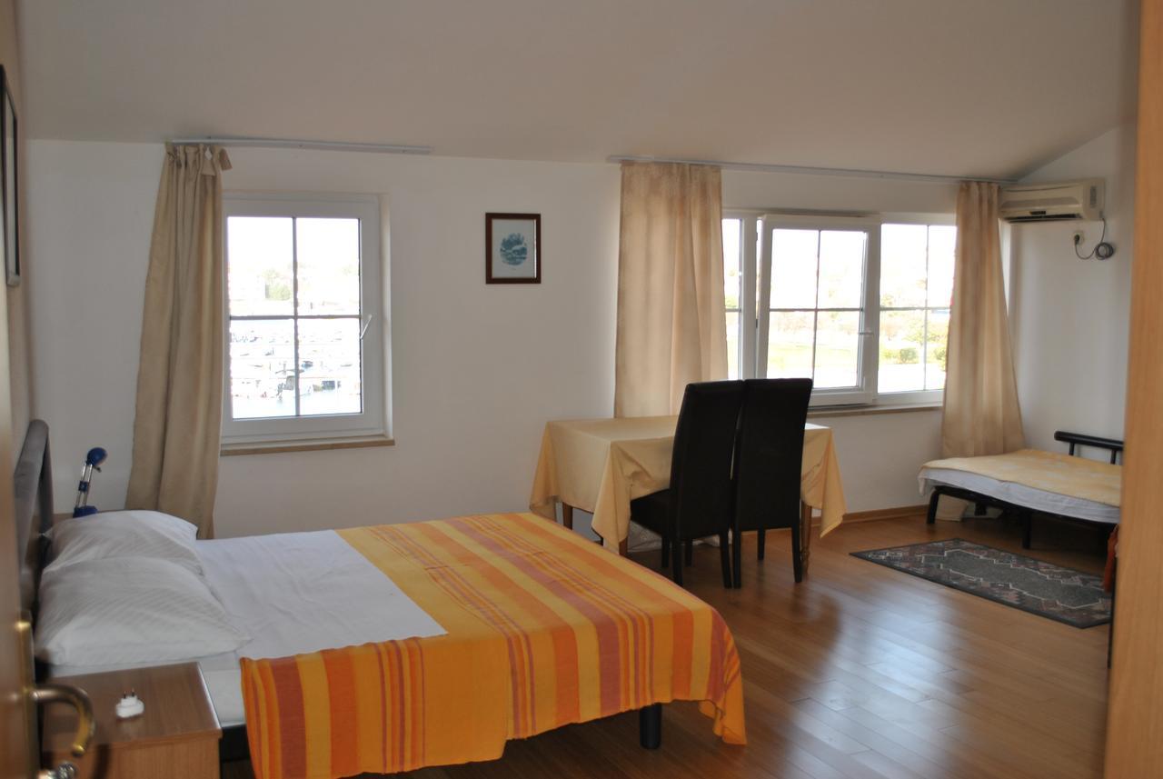 Promenade Bed and Breakfast Μεντουλίν Εξωτερικό φωτογραφία